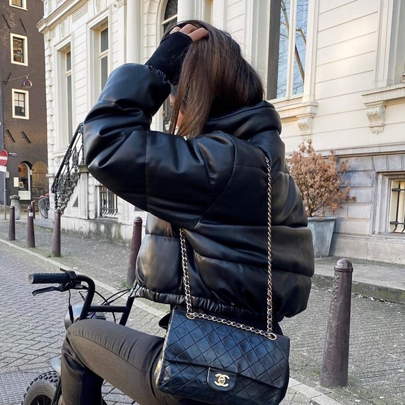 Rioney | Women’s Short Black Down Jacket